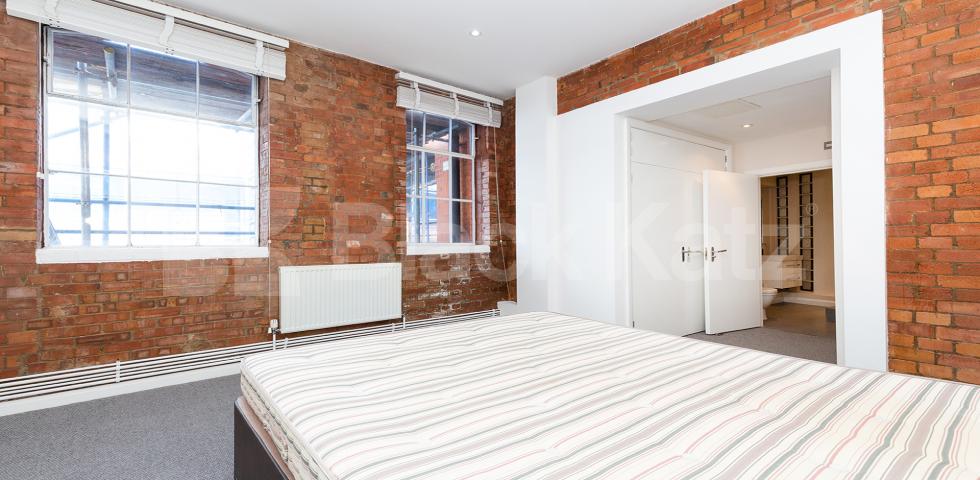 			VIRTUAL TOUR AVAILABLE!, 3 Bedroom, 1 bath, 1 reception Apartment			 Dove Road, CANONBURY-ISLINGTON